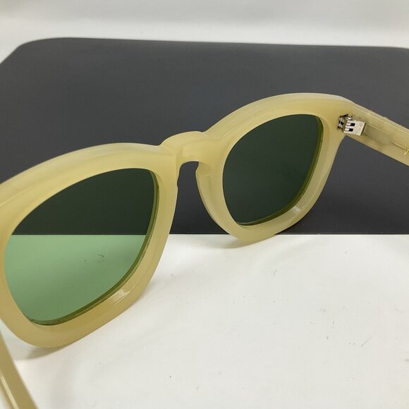 WILDFOX Sunglasses - Classic Fox  Sunglasses